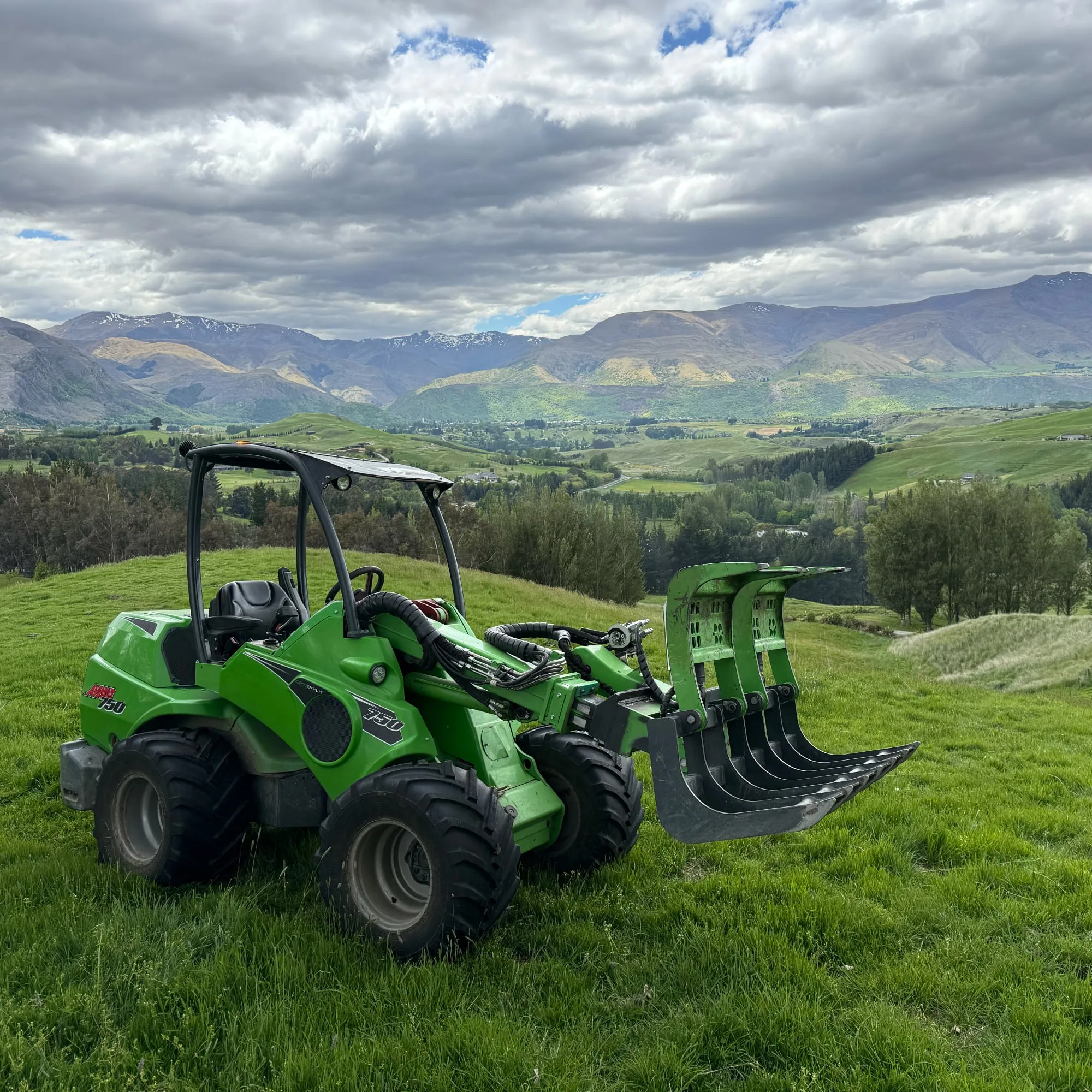 RoyalTree Queenstown Arborist Services machinery - Royal Tree local Queenstown Arborist Tree Services